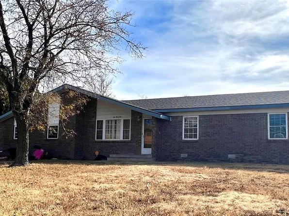 245 Circle Dr, Guymon, OK 73942