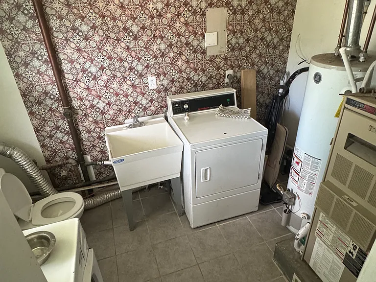 2508 N Gale Ave — Photo 3
