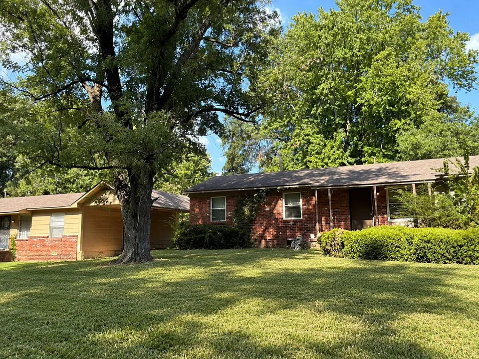 5068 Dianne Dr