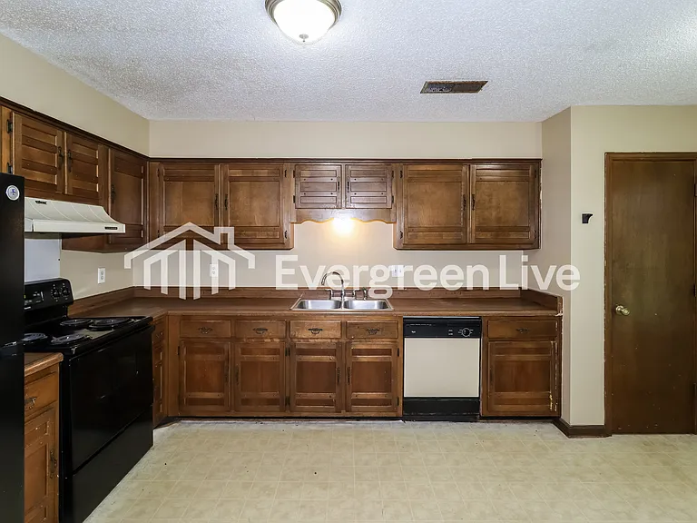 2822 Baywood Dr — Photo 4