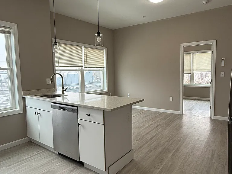 71 Spencer Ave #5 — Photo 2