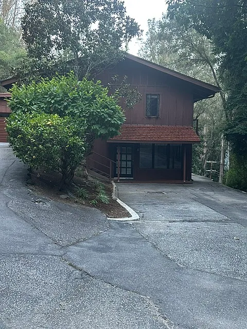 1406 Glen Canyon Rd