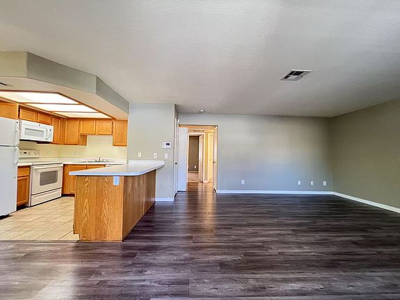 4th image of 8410 Eldora Ave Unit 1036