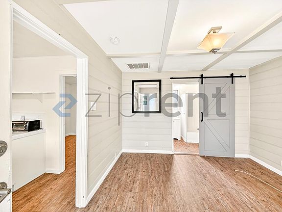 5th image of 1113 N Sparks St
