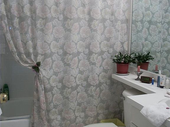 2nd image of 9601 SE Bayview Dr #101