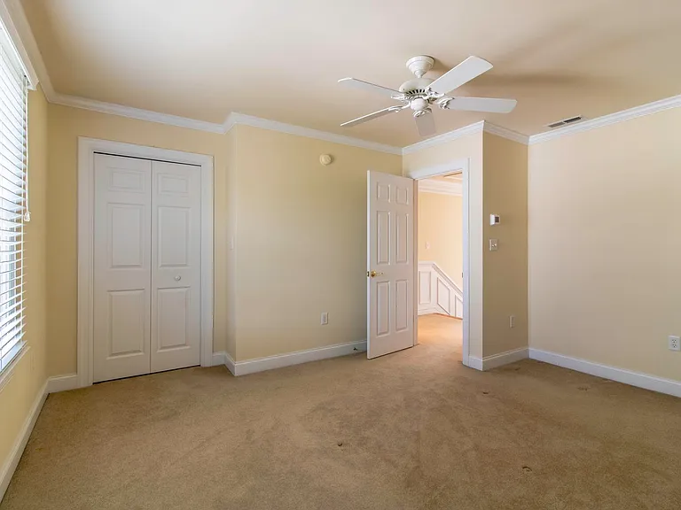 10 Wellington Pl — Photo 29