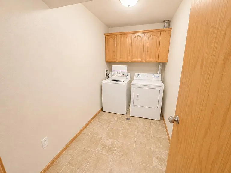 4000 McKenzie Dr SE — Photo 10