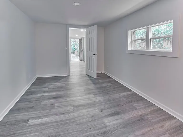 184 Scott St NW — Photo 12