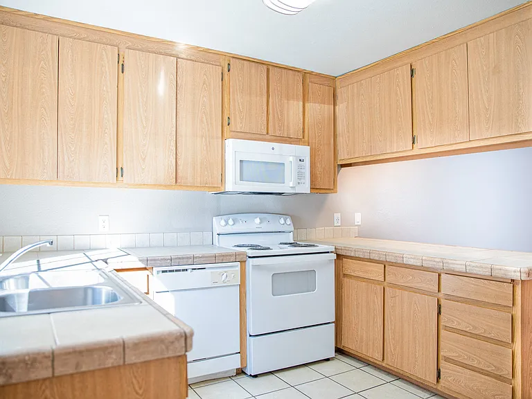 Pomona Townhomes — Photo 4