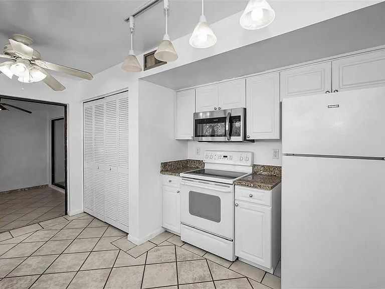 10626 Longwood Dr #102 — Photo 16