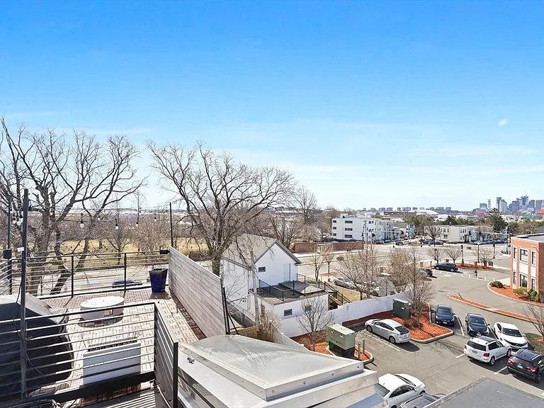 631 Saratoga St #4 — Photo 17