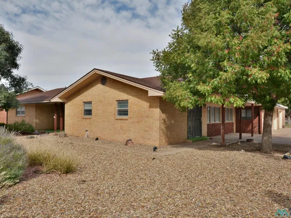 111 Yucca Dr, Portales, NM 88130