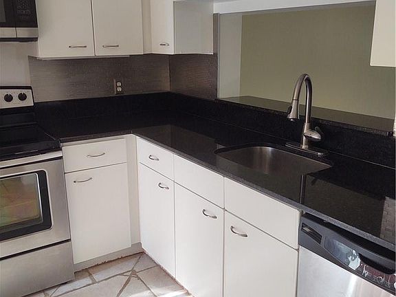 3rd image of 5200 E Club Cir APT 205