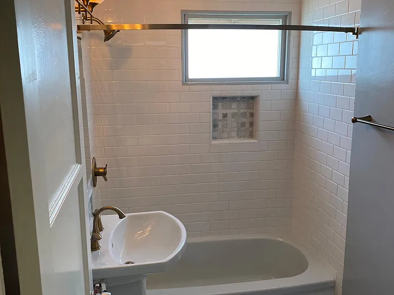 1826 Alvarado St — Photo 4