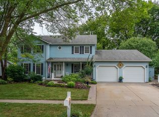 1111 Denbigh Dr, Iowa City, IA 52246