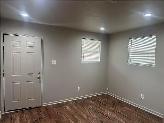 2 bed, 1.0 bath, 600 sqft, $1,100 — Photo 2