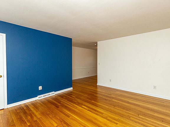 2nd image of 3530 Brookview Dr