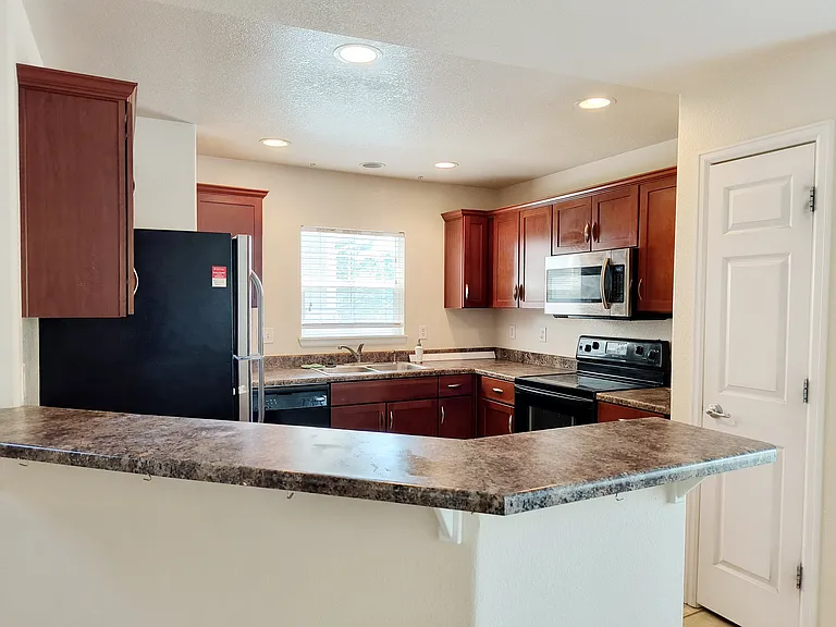 11755 Thomaston Cir — Photo 3