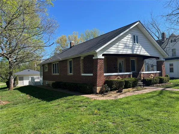 707 E Columbia St, Farmington, MO 63640