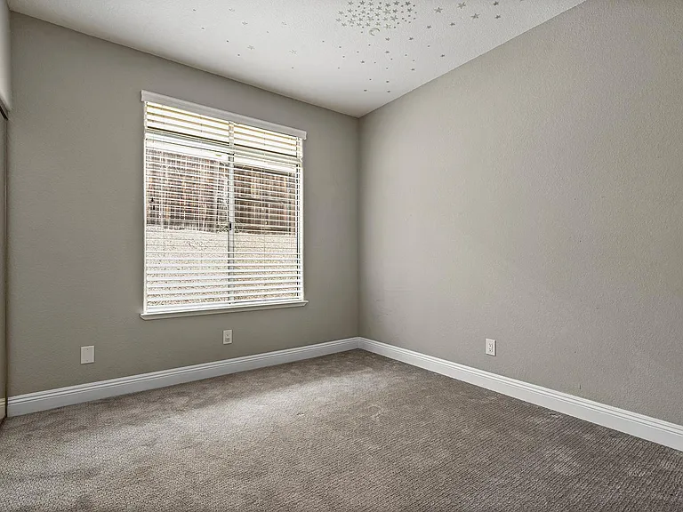 129 Biscayne Way — Photo 32