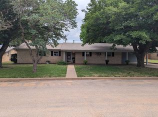 2107 Williams Dr, Childress, TX 79201