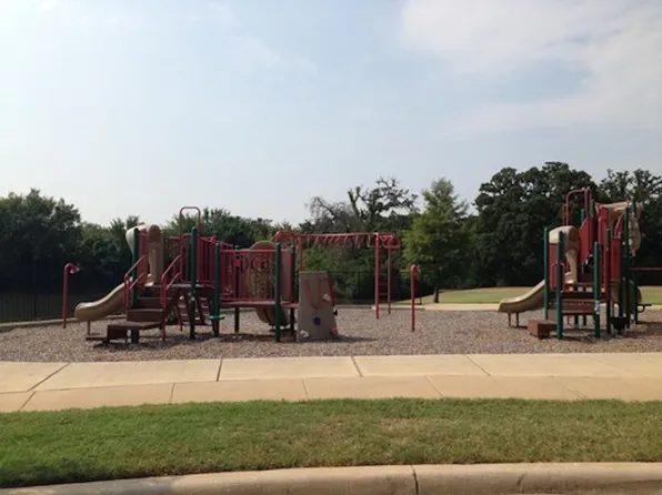 1407 Piedmont Dr, Mansfield, TX 76063