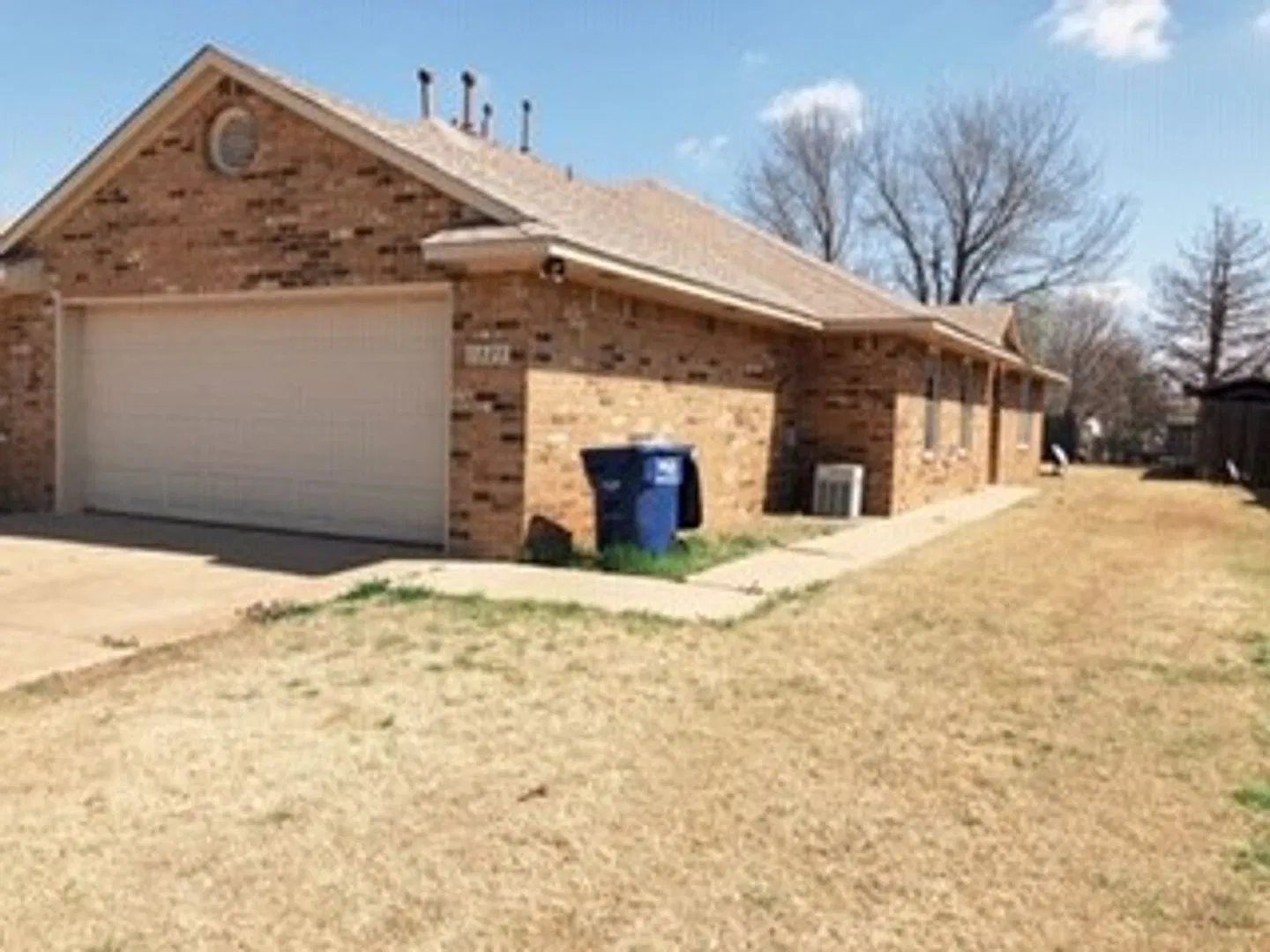 35.6 - 711 E. Redbud Drive — Photo 1