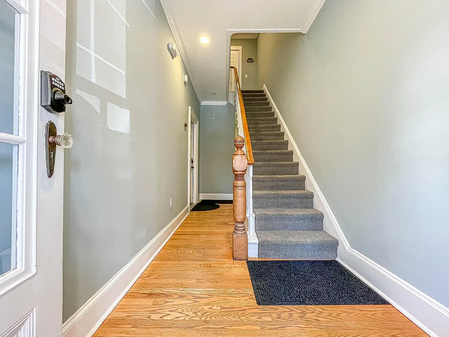 2 bed, 850 sqft, $2,800 — Photo 2