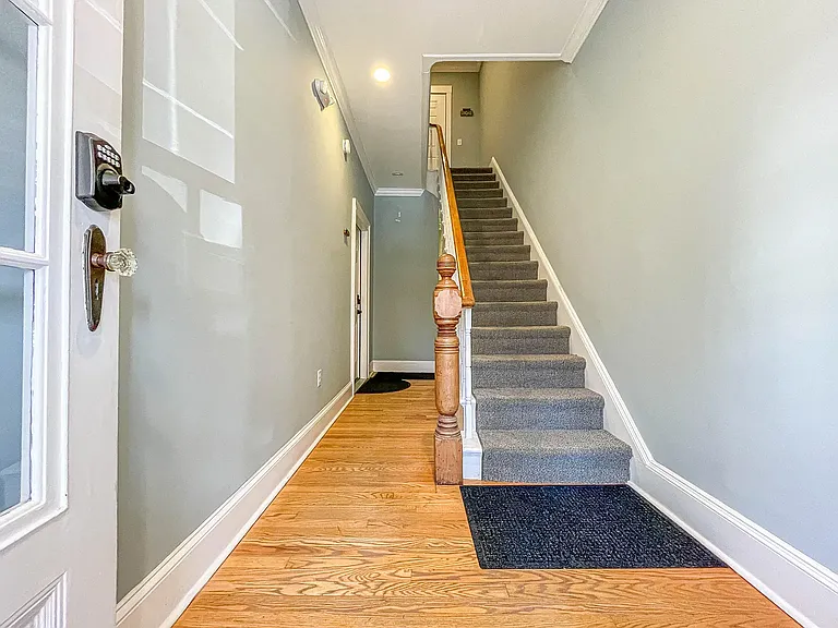 3 Grant St #1 — Photo 2
