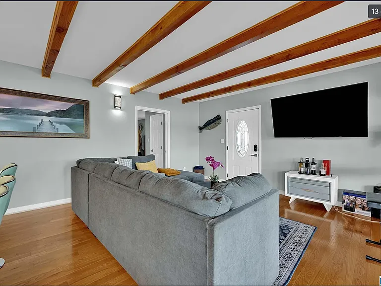 146 Shore Dr — Photo 3
