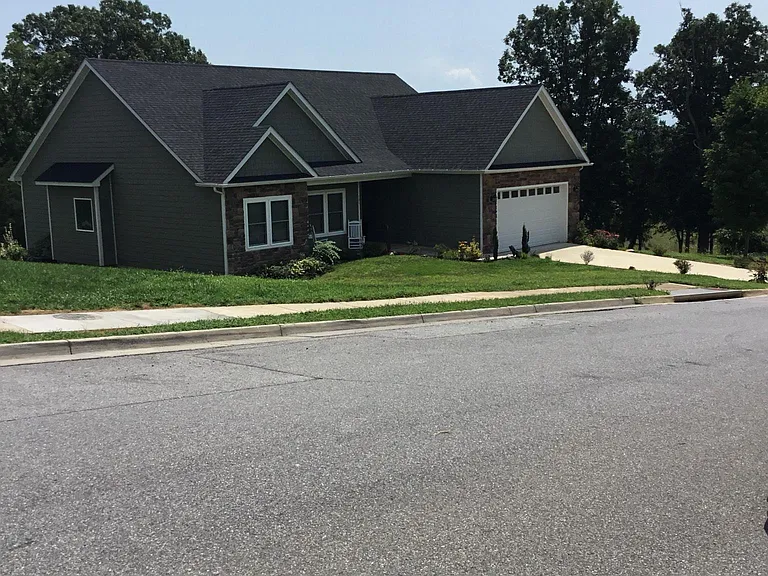 101 Stonewall Jackson Blvd — Photo 10