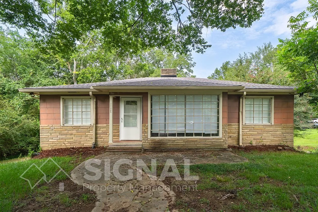 4 bed, 2.0 bath, 1856 sqft, $1,249 — Photo 1
