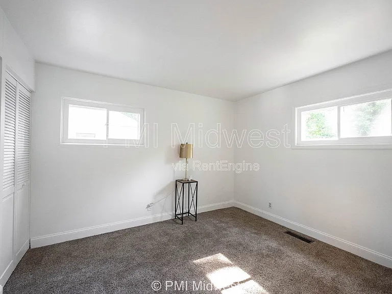 4627 Karen Dr — Photo 15