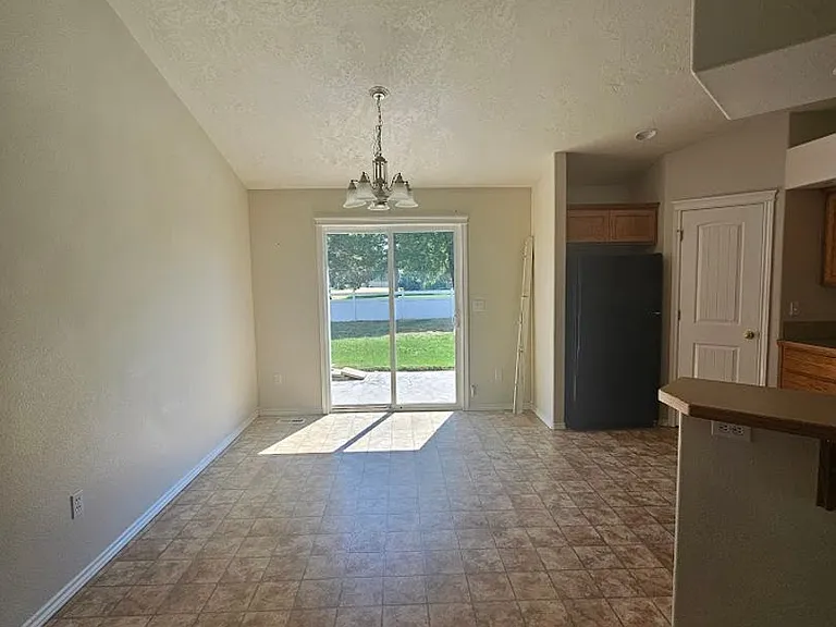 3714 N Buckstone Ave — Photo 4