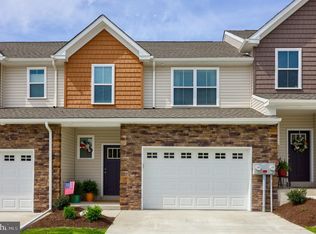 22 Hubbardton Ct, Reading, PA 19608