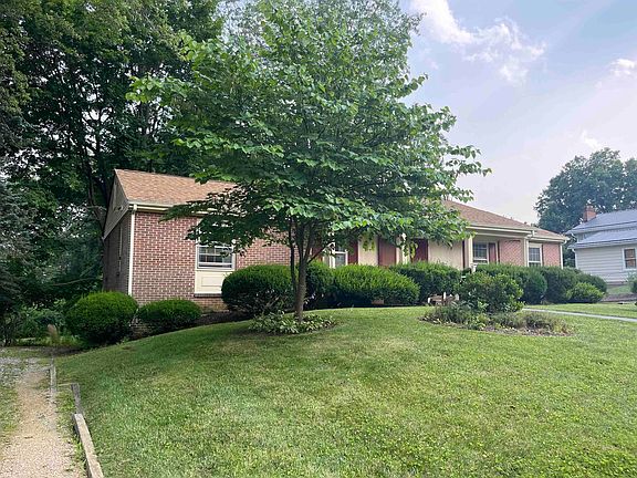 3rd image of 624 Watson Ln