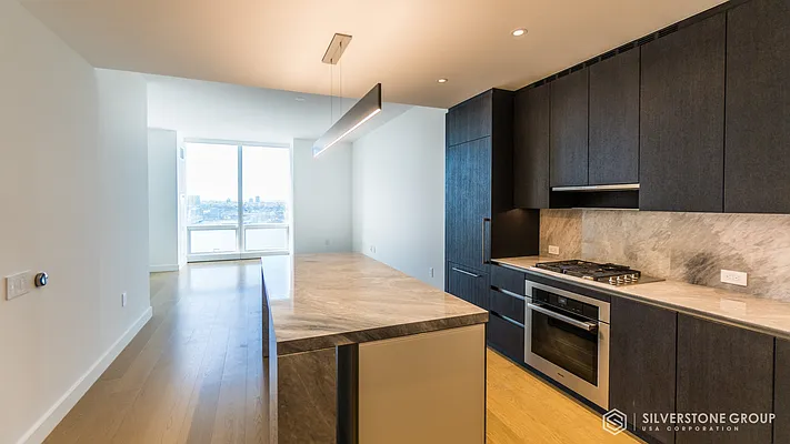 Rented by Silverstone Group USA Corp. | media 28