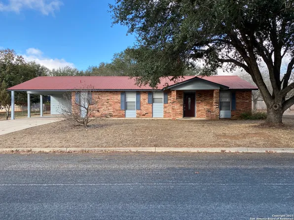 119 CAMPBELL LN, Pleasanton, TX 78064