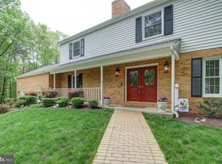8132 Rondelay Ln, Fairfax Station, VA 22039