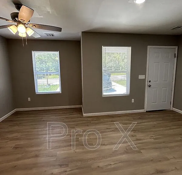 712 N Columbus St #A — Photo 2