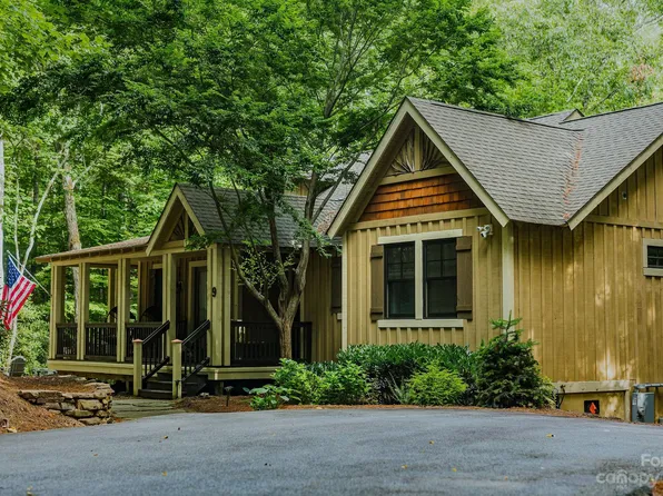 9 Whispering Falls Ct, Tuckasegee, NC 28783