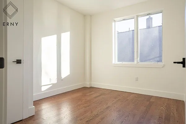 Rented by ERNY LLC | media 18