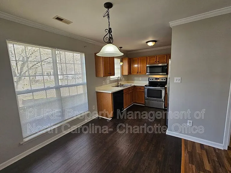 8237 Hornwood Ct — Photo 7