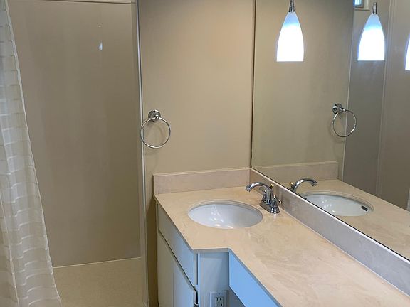 Master bath with shower