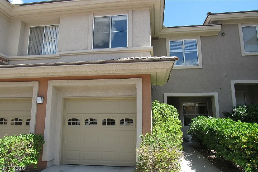 3 bed, 2.5 bath, 1601 sqft, $2,275 — Photo 1