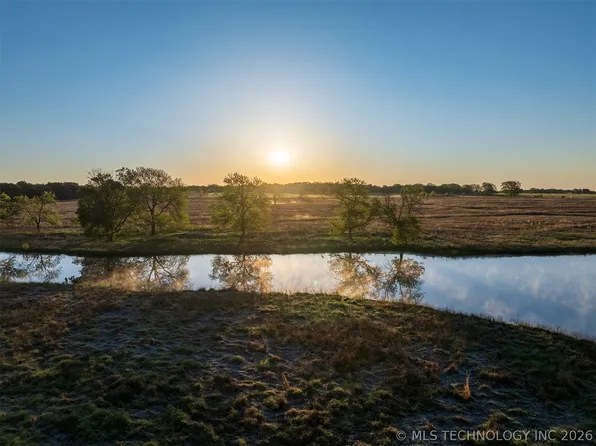 5 N 300th Rd, Okmulgee, OK 74447