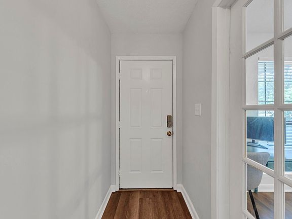 4th image of 955 McFarlan Ave