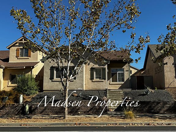 2nd image of 1405 Yosemite Dr