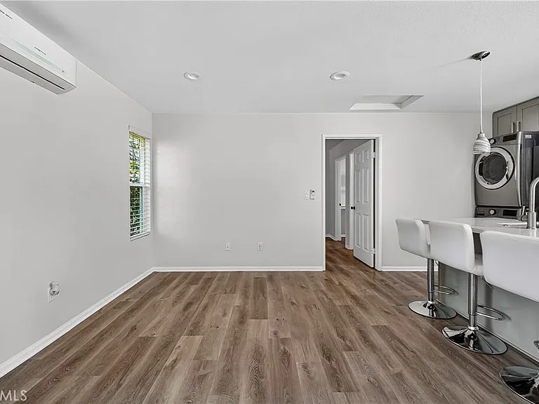8211 Quartz Ave — Photo 5
