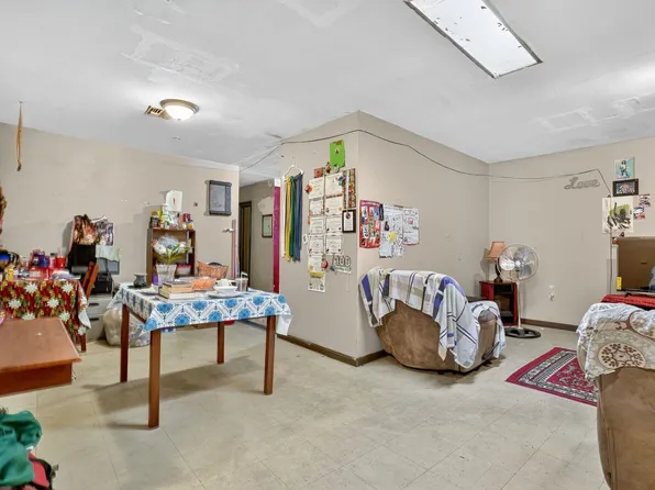 415 Martin Luther King Jr Drive image 9 of 20